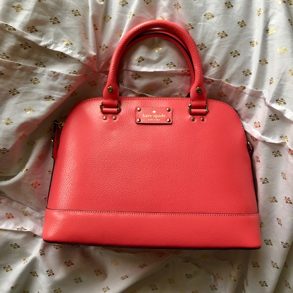 kate spade Handbags - PRICE DROP: Coral Kate spade purse